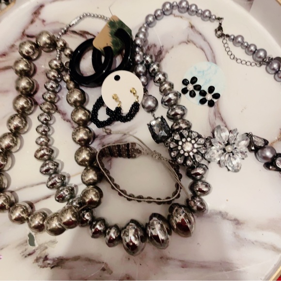 Jewelry - Standout in Silver